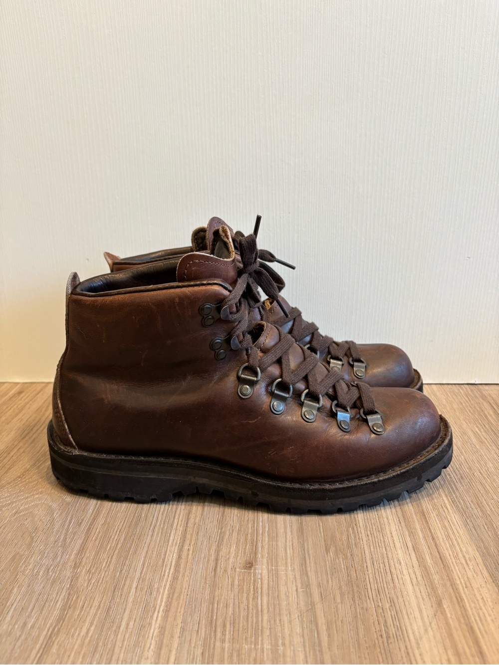 Danner Mountain Light II Boots Men’s 8.5 D Brown Gore-Tex Vibram Made USA 30800